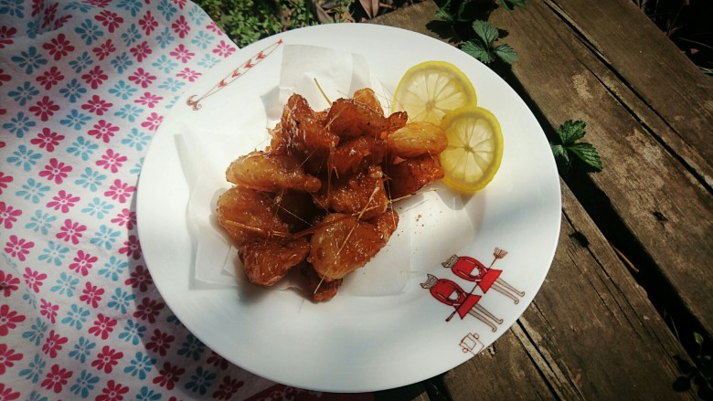 暖心拔丝浇糖苹果