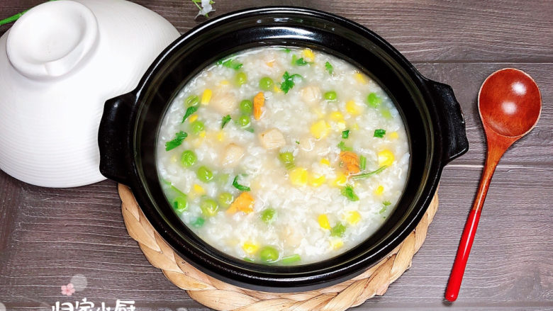 冬日暖心菜扇贝田园砂锅粥