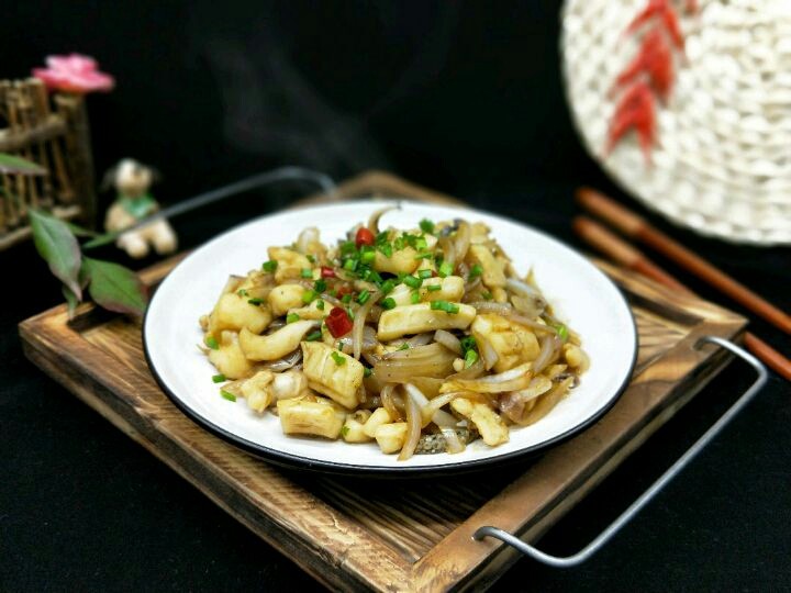 家宴洋葱炒墨鱼