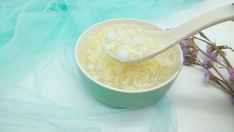 甜味酒酿圆子鸡蛋羹