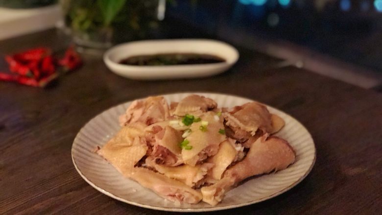 一锅两吃白斩老鸡