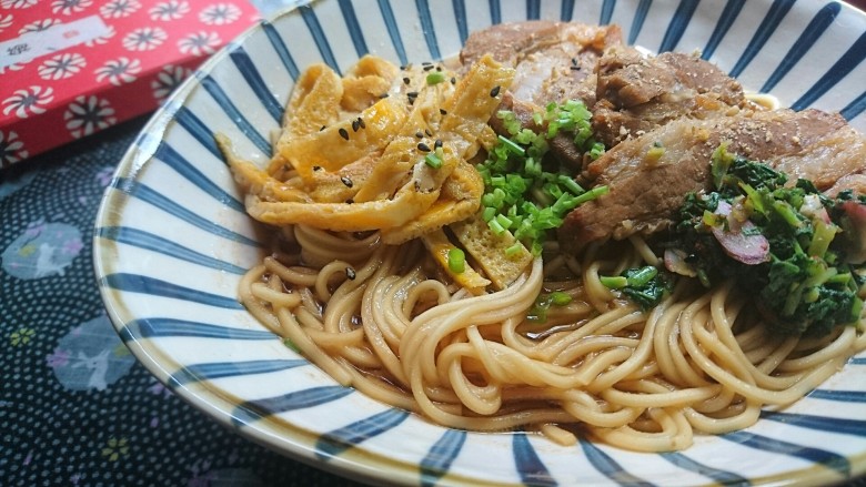 一碗面条味增拉面