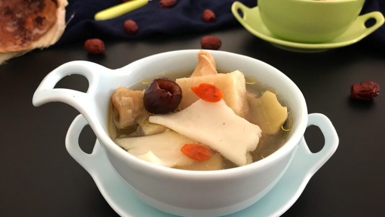 椰子粉葛煲老鸡秋季滋养汤汤