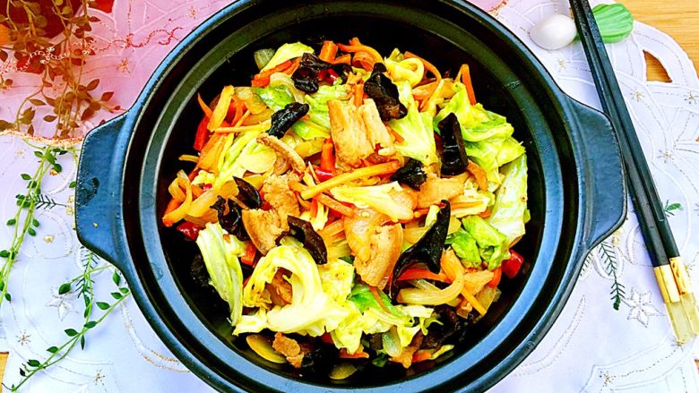 饭店里的明星菜系列干锅手撕包菜