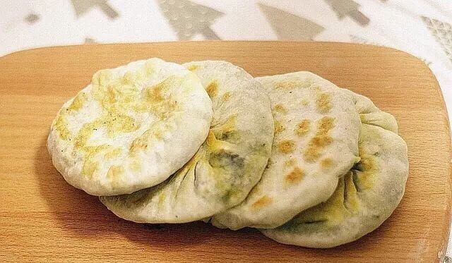 韭菜鸡蛋馅饼家常便饭最暖心