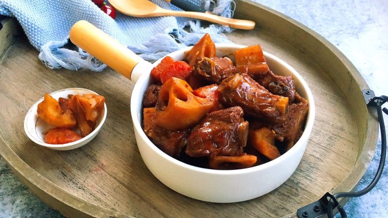 莲藕烧排骨附无水无油炒糖色技巧