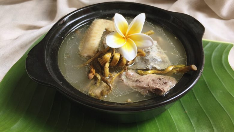 咸味鳄鱼龟石斛汤