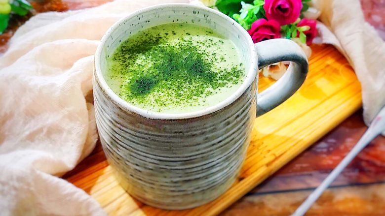 冬喝暖饮夏吃冰巨好喝的抹茶牛油果香蕉奶昔