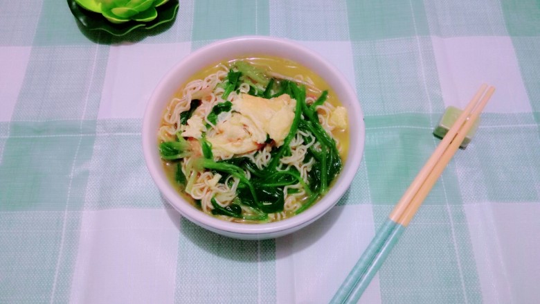 冬日暖心菜一碗热汤面