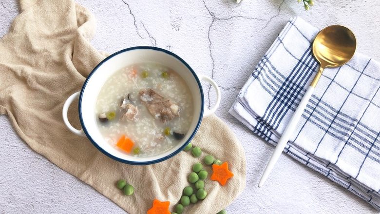 杂蔬排骨大米粥电饭煲版