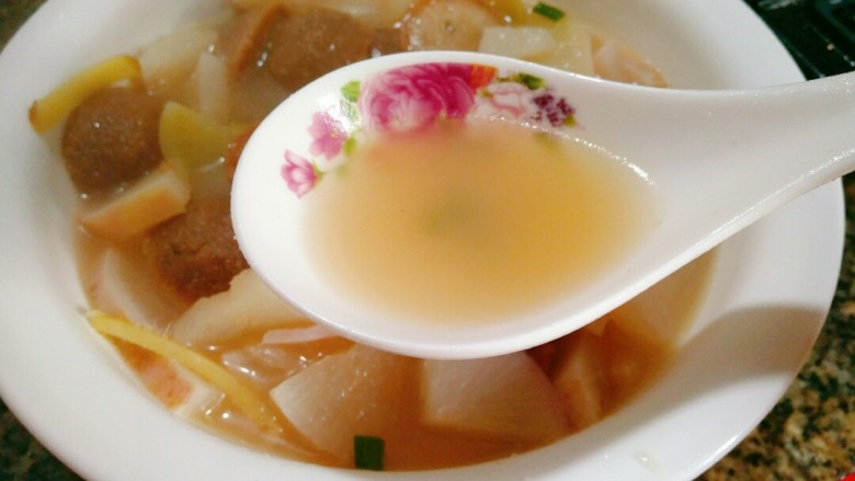 冬日暖心菜萝卜肉丸汤