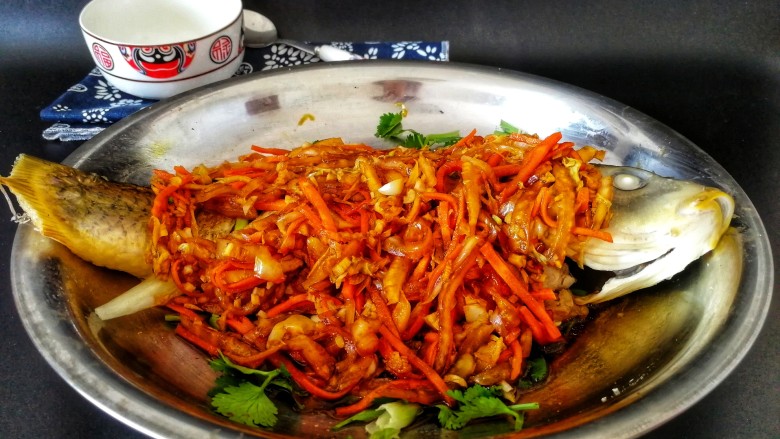 年夜菜麻辣清蒸江鲫鱼一锅两吃