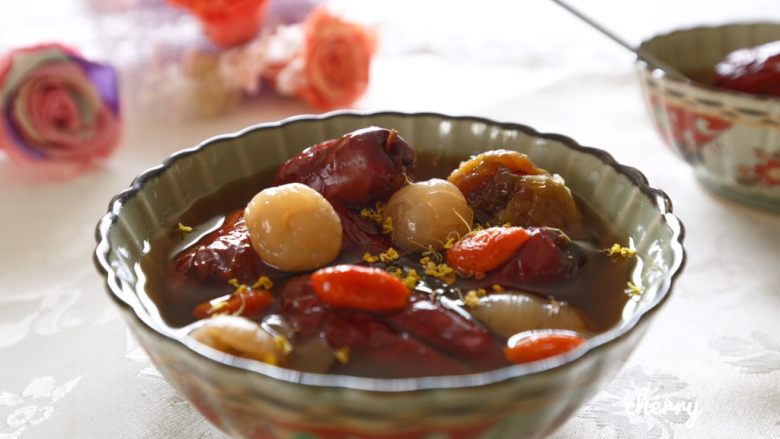 一碗汤养颜滋补之红枣桂圆汤