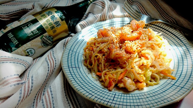 冬日暖心菜酱油鲜炒面