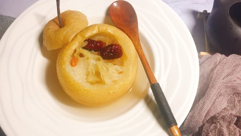 懒人料理冰糖雪梨炖雪耳枣