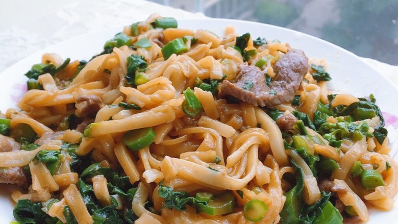 潮汕芥蓝牛肉炒粿条湿炒牛河