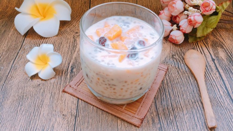 干了这杯蔓越莓芒果西米露吧