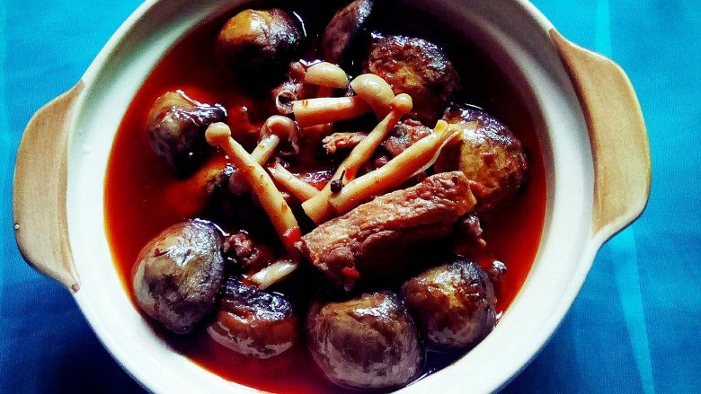 菌类料理菌香啤酒鸭