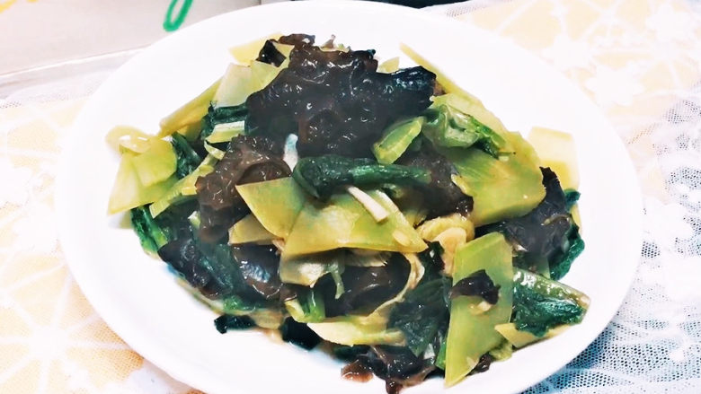 cathy边吃边营养青笋炒木耳