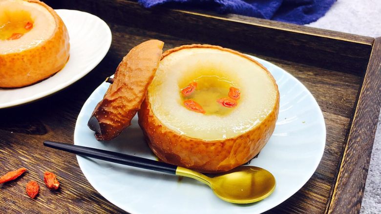 烤箱版烤冰糖枸杞皇冠梨