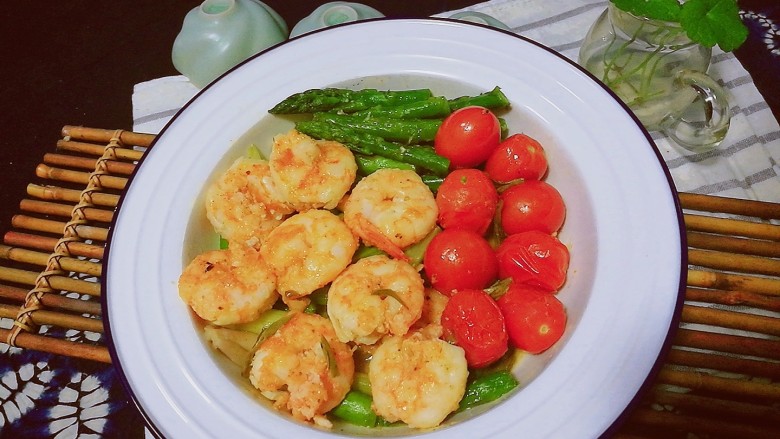 以茶入膳绿茶芦笋虾