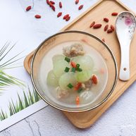 冬日暖心菜冬瓜杞子猪肉丸汤