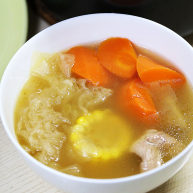 南北杏银耳煲猪展