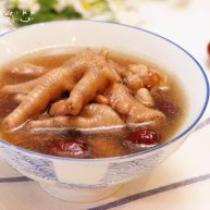 红枣花生凤爪汤