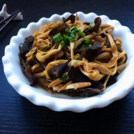 清炒黑木耳黄花菜