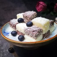 家宴甜点双色奶冻小方