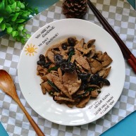 家常菜木耳炒猪肝