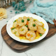 春节家宴色彩斑斓的清炒虾仁