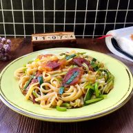 快手香肠炒意面