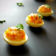 万能的土豆焙煎芝麻鸡蛋沙拉杯