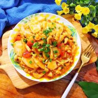 酸酸甜甜就是我茄汁白玉菇鸡胸肉炒年糕