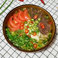 一碗让舌尖跳舞的鲜椒牛肉面