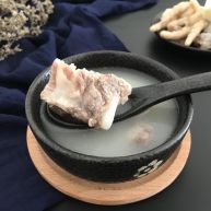 刺龟皮鸡爪龙骨汤