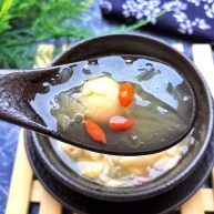 花胶莲子银耳糖水