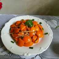 时令菜清香开胃的折耳根凉拌橙皮