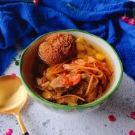 猴头菇虫草花猪骨汤