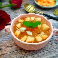 美容养颜蜜瓜桃胶百合银甜汤