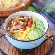 拯救夏天没胃口——酸豆角胡萝卜面