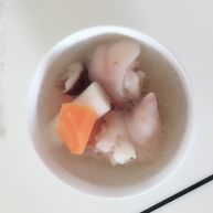 胡萝卜淮山药猪蹄汤