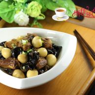 木耳鹌鹑蛋烧排骨