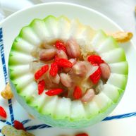 花生银耳冬瓜盅