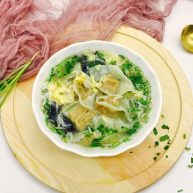 咸味地方特色海鲜汤小云吞