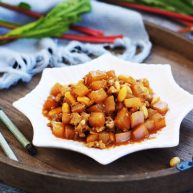 肉末黄豆烧水萝卜