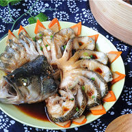 春节宴客菜—清蒸鲈鱼